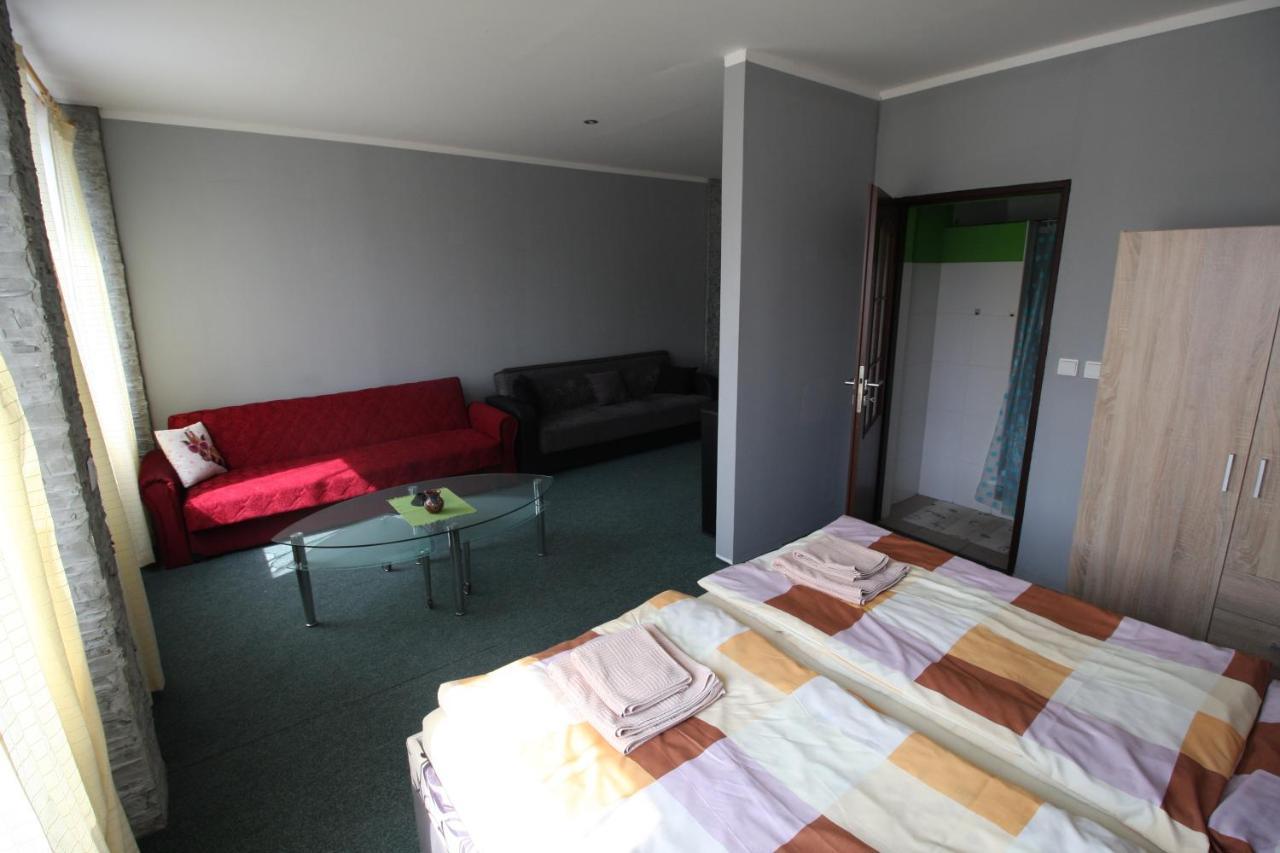Garni Otel Liptovský Mikuláš Dış mekan fotoğraf